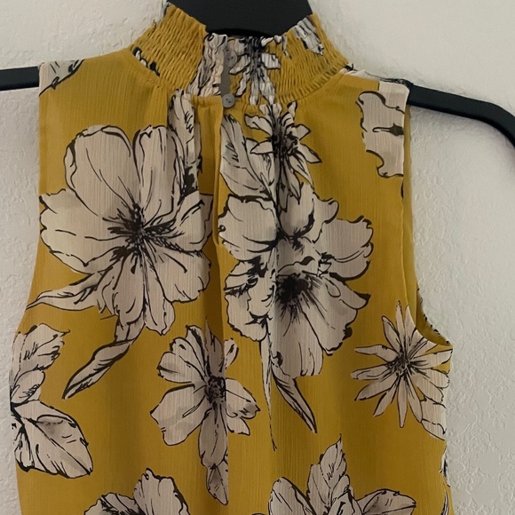 Ann Taylor yellow lined floral blouse size small petite - Picture 2 of 5